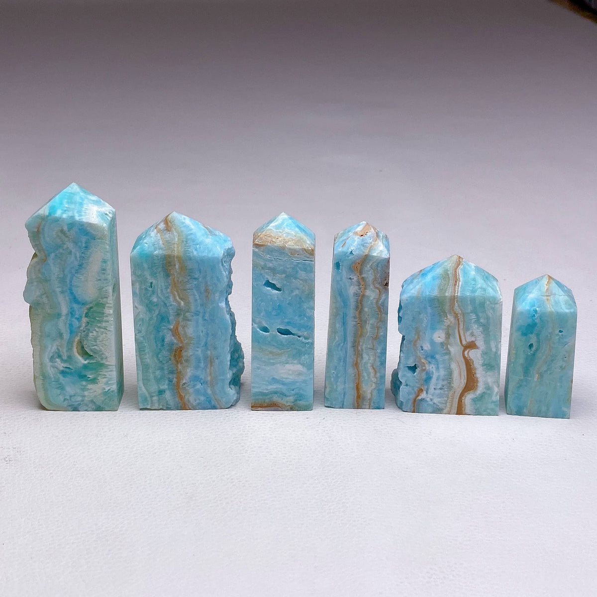Blauer Aragonit-Obelisk
