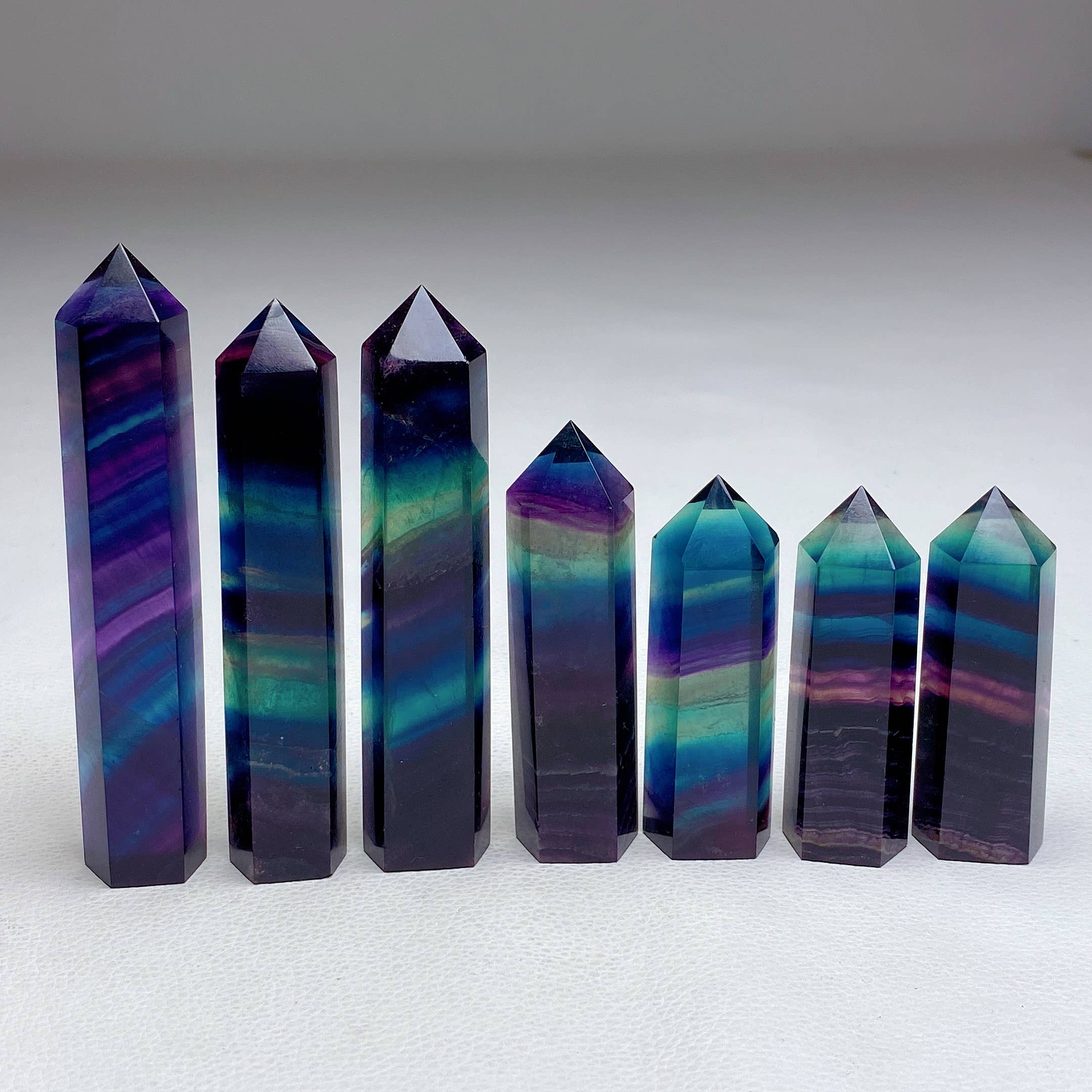 Fluorit-Obelisk Dunkel