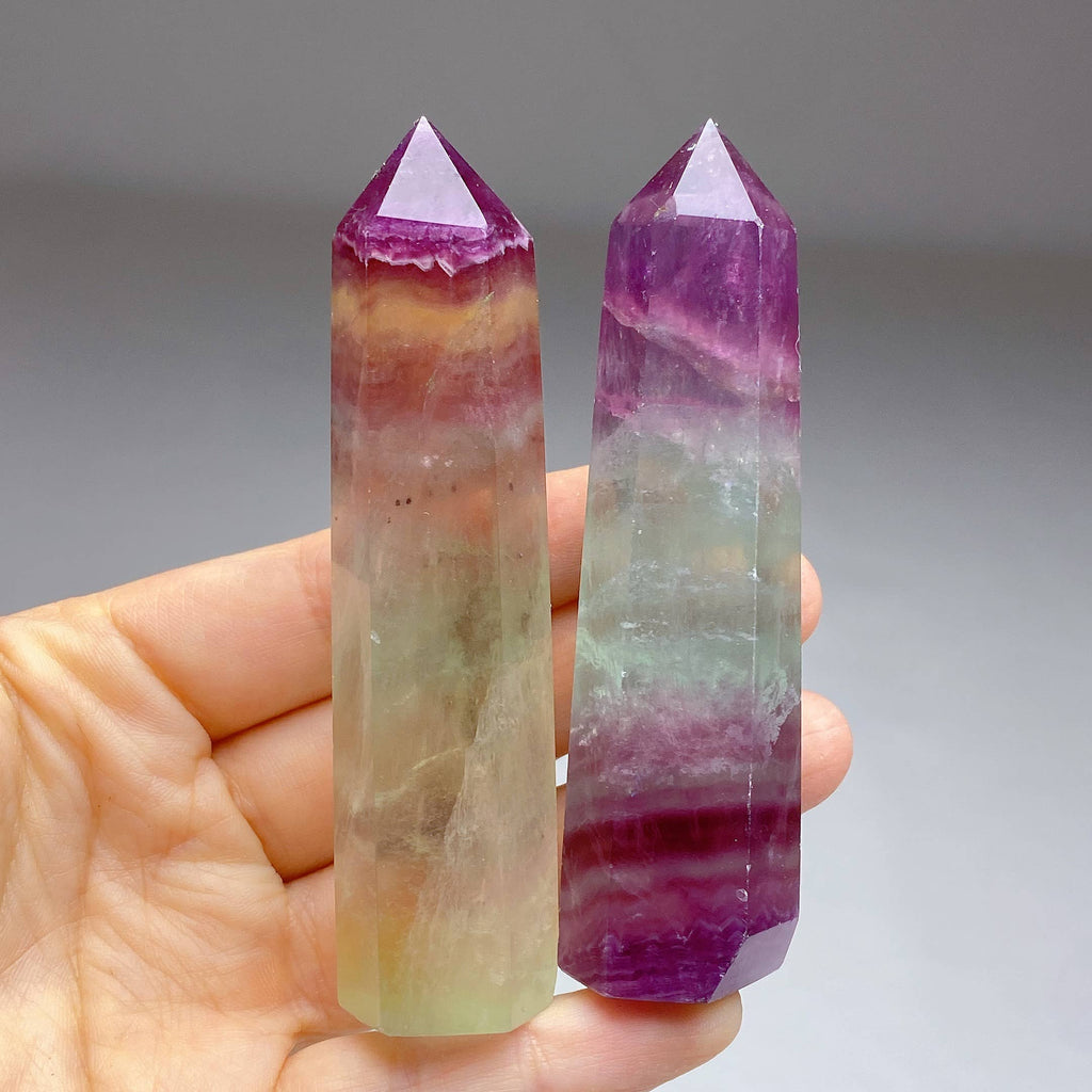 Regenbogen-Fluorit-Obelisk Hell