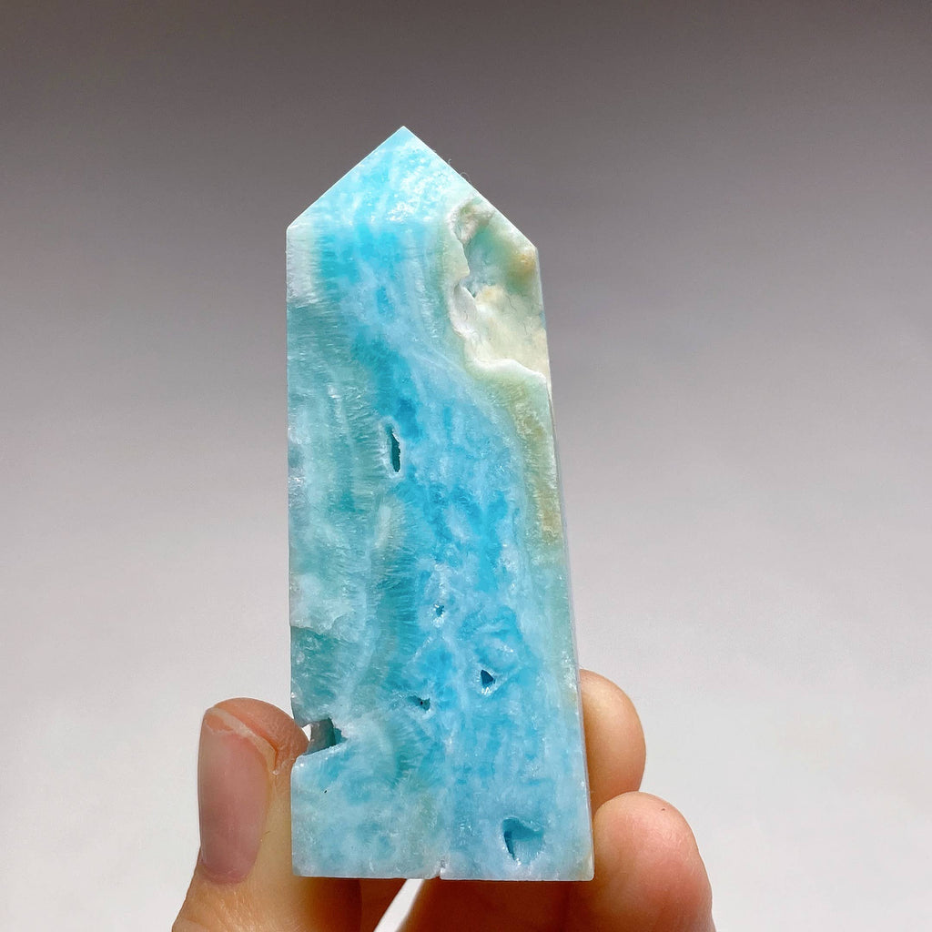 Blauer Aragonit-Obelisk