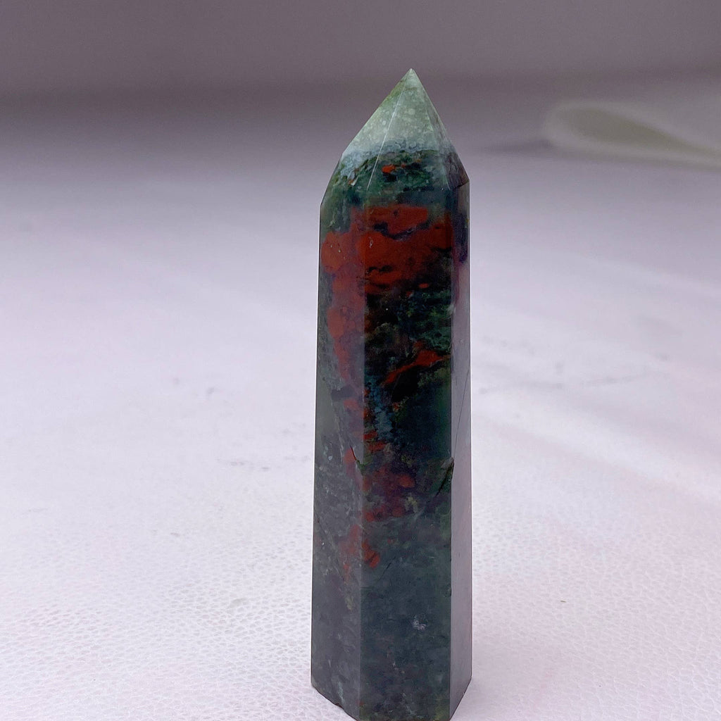 Afrikanischer Blutstein-Obelisk